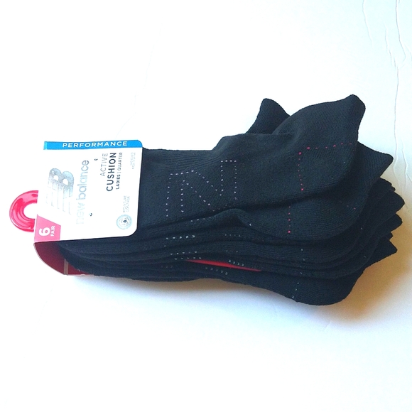 NWT New Balance 6 Pairs Black Women's Active Cushion Quarter Socks Size 4-10 - Picture 2 of 10